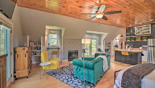 Stylish Studio with Fireplace about 3 Mi From Dtwn! - Foto 5