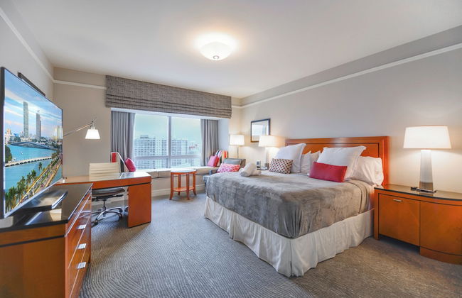 Luxury Condos at Four Seasons - Foto 5