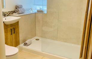 The Beautiful Bobbin - Premium Cottage with views, local walks, wood burner & pubs - Photo 30