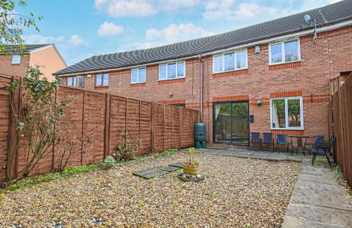 Emerald House - Prime Location - Driveway Parking, Pool Table, Fast Wifi, Self Check-In and Sky TV by Yoko Property - Photo 29