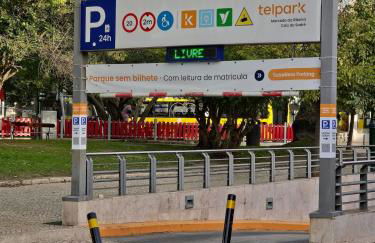 Gary01 Exclusive Top Floor 2BD by the Timeout Market - Photo 46