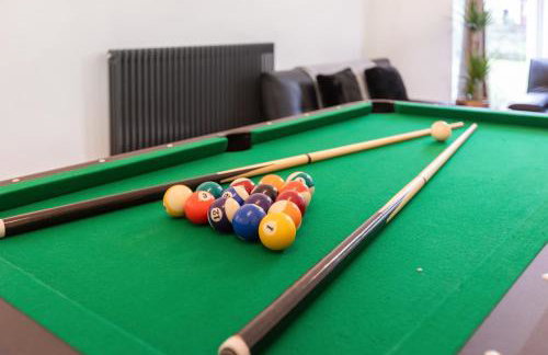 NEW Apartment with Pool Table and Parking Sleeps 7 - Foto 39