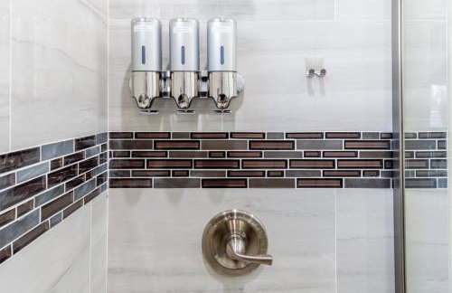 Disneyland Group Villa I Spacious Home for 22 w Game Room, Pool Table & EV Access - Foto 40