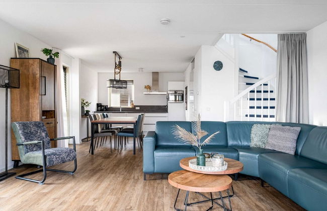 Holiday Home With Private Jetty on Water - Foto 8