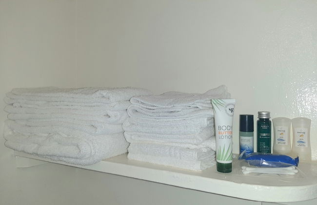 The New Star Motel with Studio-Kitchens: 1950s Extended-Stay Lodging and Retreat Center - Photo 57