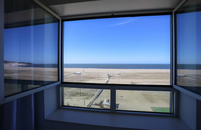 Sea Side Luxury Apartment - Photo 1