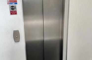 Spacious Amazing Luxury En-suite double room with free parking in a two bedroom apartment - Foto 14