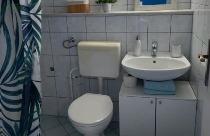 JOVI-relaxing, fenced, private, heated pool & view - Photo 49