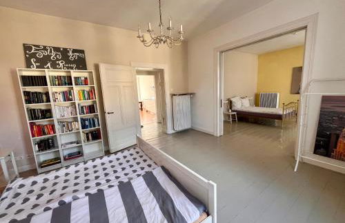 Beautiful apartment in a historic villa - Photo 48