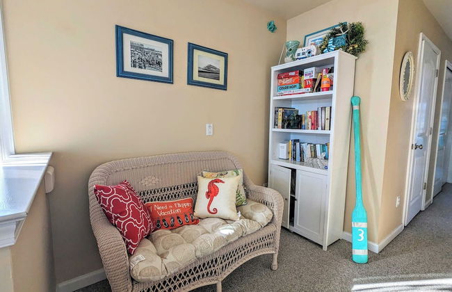 Waves 'n Wooder by Avantstay Swimspa + Game Room, Walk to Beach - Foto 8