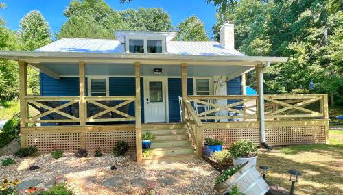 Riverside Relaxer w/Hot Tub+Fire Pit +Wifi & view - Foto 1