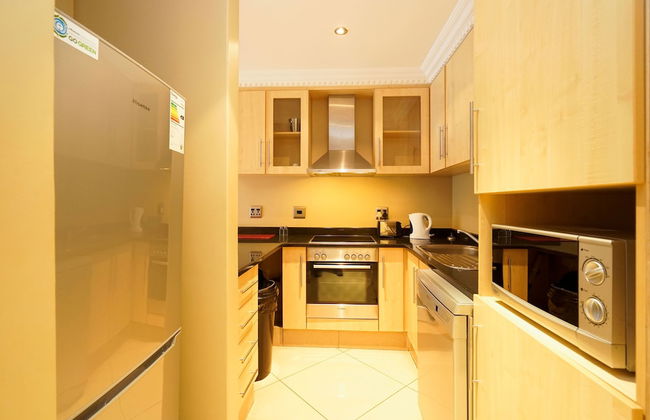 1 Bedroom Luxury Apartment - Photo 13