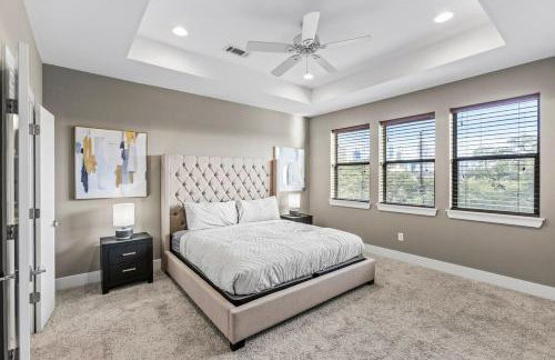 Gorgeous Property Near Convention Center - Foto 27