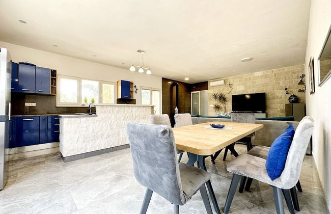 Mia - With Pool - A1 - Photo 9