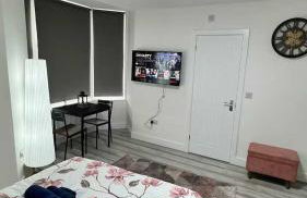 Explore Cardiff - Stylish Studio Apartment Near City Centre - Photo 5