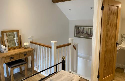 The Nook at Pentregaer Ucha, with tennis court & lake. - Foto 13