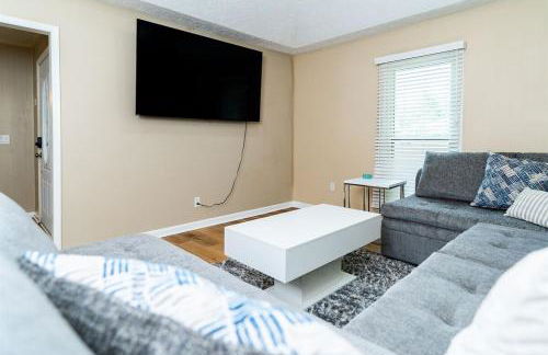 Ultimate Getaway with Pool and Games - Foto 16