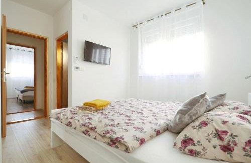 Holidayhouse Alirio with heated pool. - Foto 53