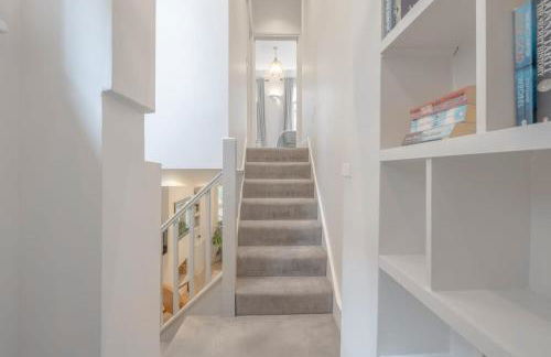 Stylish 3-floor 3bed home with garden near river - Foto 67