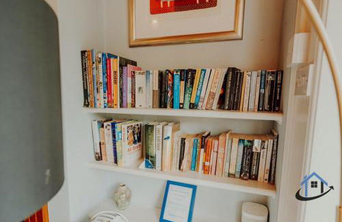 Unique Boathouse, detached free parking x4 cars - Foto 80