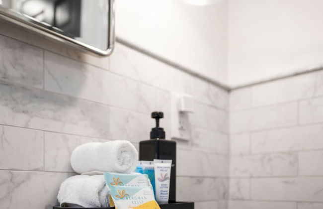 Elegant Spring Stay on Peaceful Retreat - Photo 67