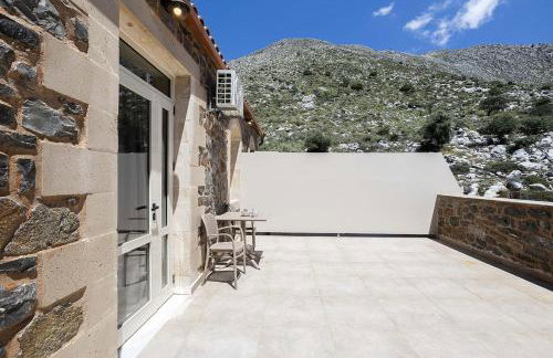 Villa Pasiphae - With Private Heated Pool - Photo 54