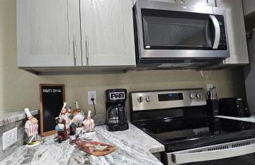 Stylish 2BR in Ocala Near WEC & FAST - Foto 13