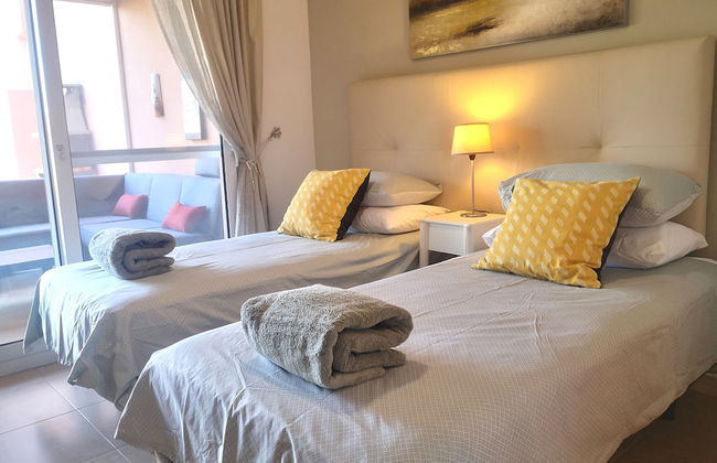 Extended Frontline Ground Floor Apartment - Foto 4