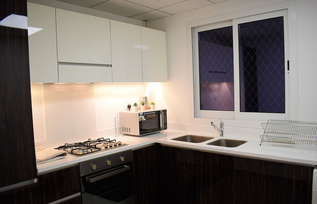 Cozy 1 Bedroom In J8 Al Safouh - Photo 3