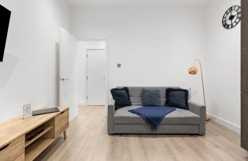 Welcoming and Spacious Apartment- Excellent Location - Foto 13