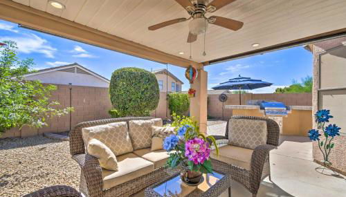 Patio and Grilling Station Family Home in Glendale - Foto 2