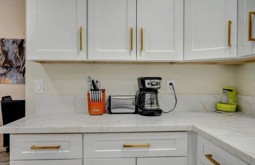 New Poolside Paradise in Vegas with BBQ and Games - Foto 35