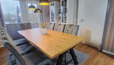 Ferienhaus Friese, direkt am See, mit hauseigenem Tretboot, hauseigener Sauna sowie Whirlpool, Kamin, eingezäuntes Grundstück, direkter nähe Kinderspieleparadies sowie Reit- und Ponyhof - Foto 5