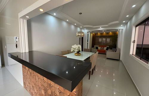 Espaçosa casa próxima ao Centro - Foto 70