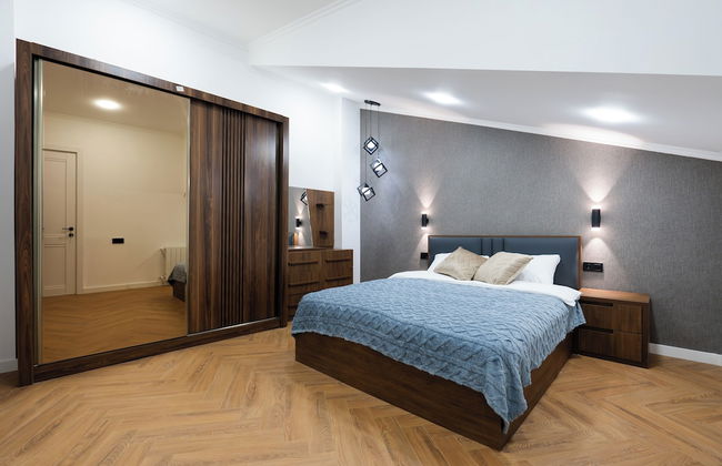 Chic & Modern 4BR Home in Old Tbilisi - Photo 8