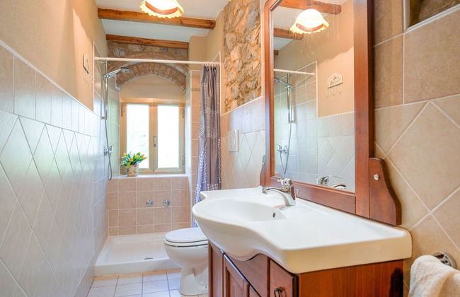 Tuscany Family Country Home - Photo 15