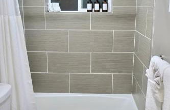 2 Masters, Newly renovated with new furnishings - 4BR 3BA - Photo 34