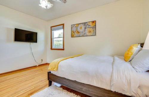 Spacious Cottage Grove Haven Near Downtown St Paul - Photo 15