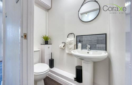 3 Bedroom Blissful Living for Contractors and Families by Coraxe Short Stays - Photo 35