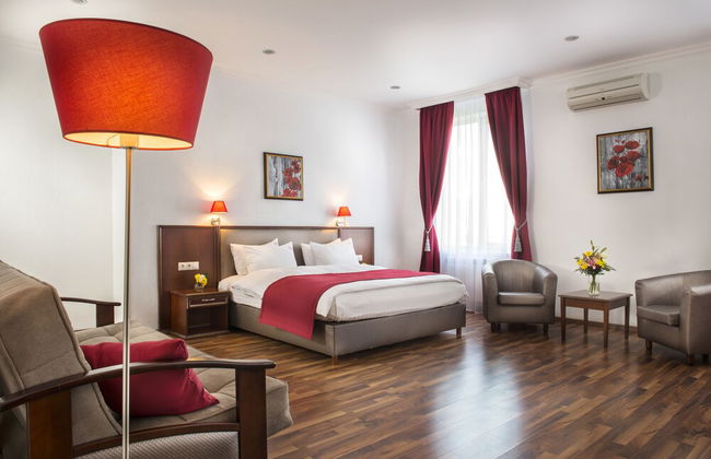 Greguar Hotel & Apartments - Photo 38