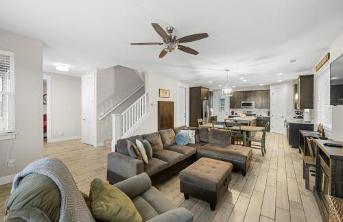 Modern Flagstaff Getaway with Mountain Charm. - Foto 7