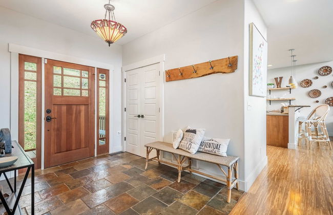 Private Retreat w/ Hot Tub, Amazing Views, Game Room Silver Spoon by Avantstay - Foto 12