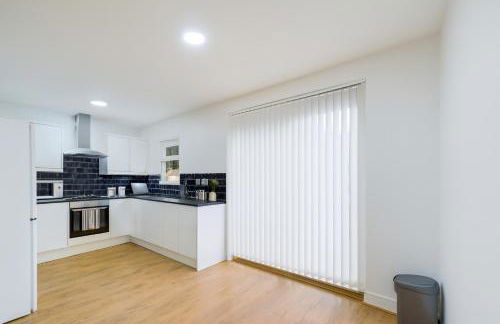 Newly Built 4-Bed Semi-Detached 2 Baths, Near City - Foto 9