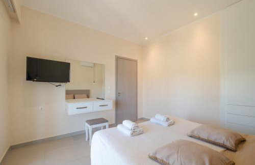 Olea House 2' walk from the sea - Photo 33