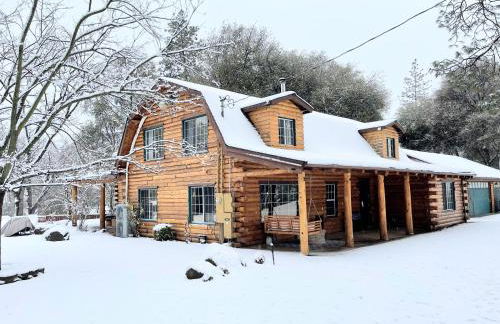 Log Cabin w/ pool, spa, game room, sleeps 20 - Foto 72