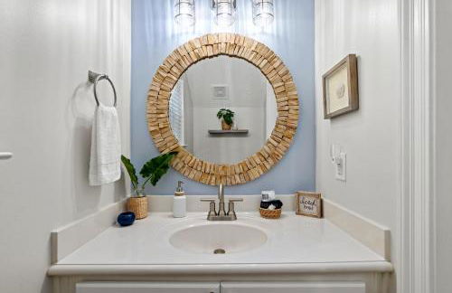 Escape to Sand Dollar Holler: Coastal Retreat, 3 Beds, 2.5 Baths, Sleeps 10! - Foto 22