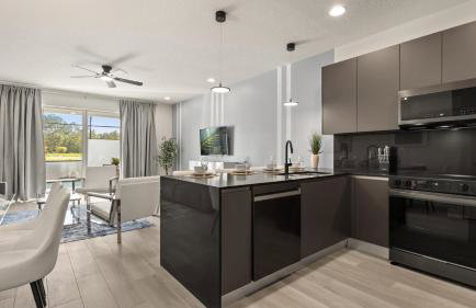 Stunning Townhome with Private Pool & Games Room - Foto 15