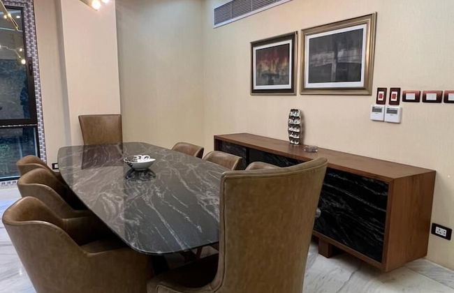 Villa In Beverly Hills With Garden - Photo 5