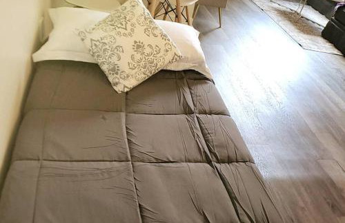 #2 Downtown Free Parking- Walk to Gainbridge, Lucas Oil, Conv Cntr - Foto 8