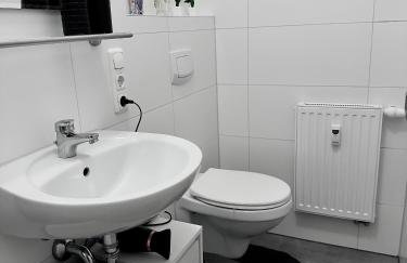 Gemütliche Altbauwohnung direkt am Bahnhof - Ruhig, Zentral mit Küche - Foto 3